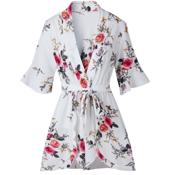 🌸🌸Best of Yourself White Floral Romper - Picture 2 of 7